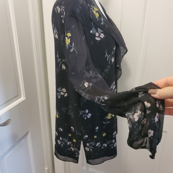 St. JOHN floral print Blouse Size Medium, Retail $795, silk, Sheer sleeves - Picture 4 of 12